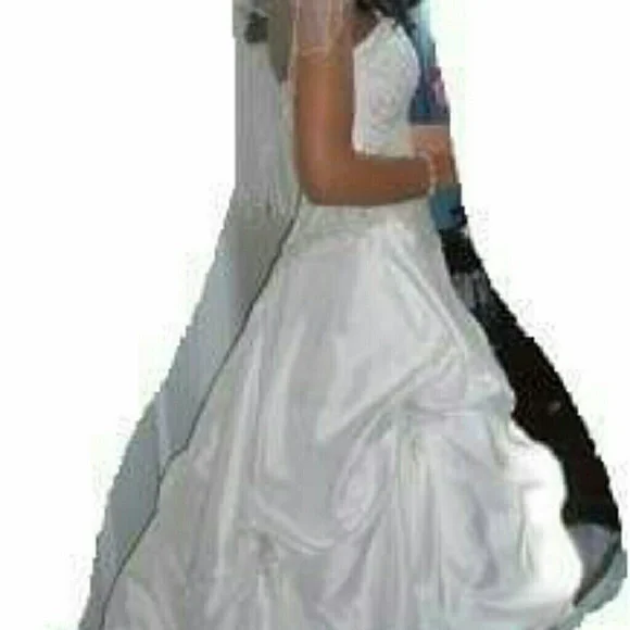 Maggie Sottero wedding gown - like new🌹HOST PICK! - Picture 4 of 5